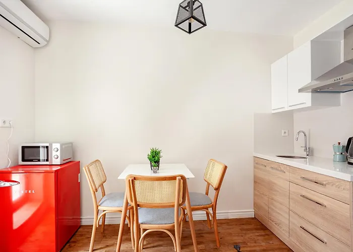 Armel Homes Taksim 4*