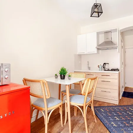 Armel Homes Taksim 4*