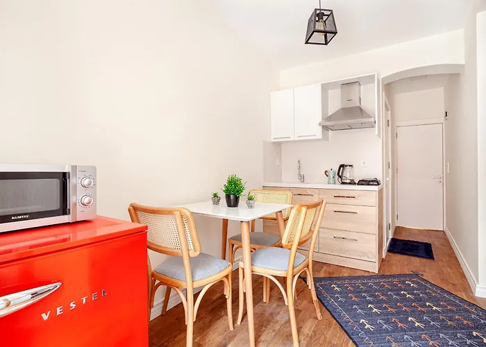 Armel Homes Taksim 4*